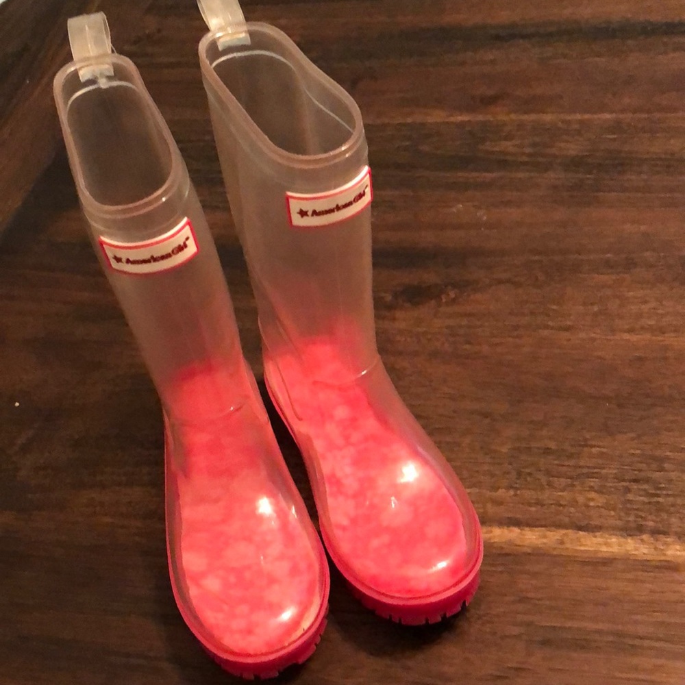 Peek-a-Boo Wellies